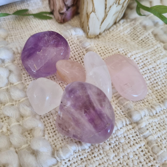 Gift box - White jade Bracelet & Tumblestones