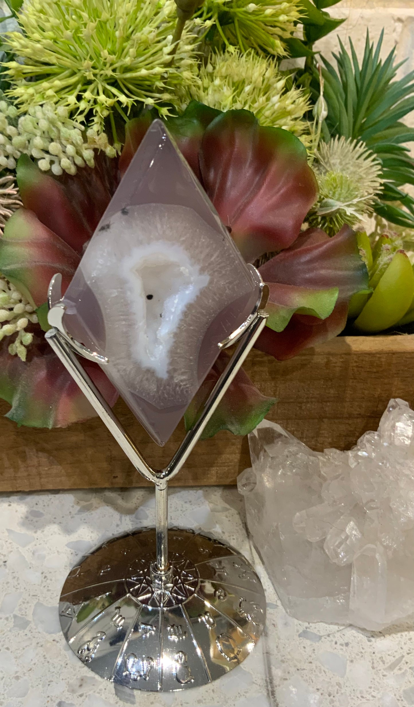 Diamond Agate Druzy + Stand