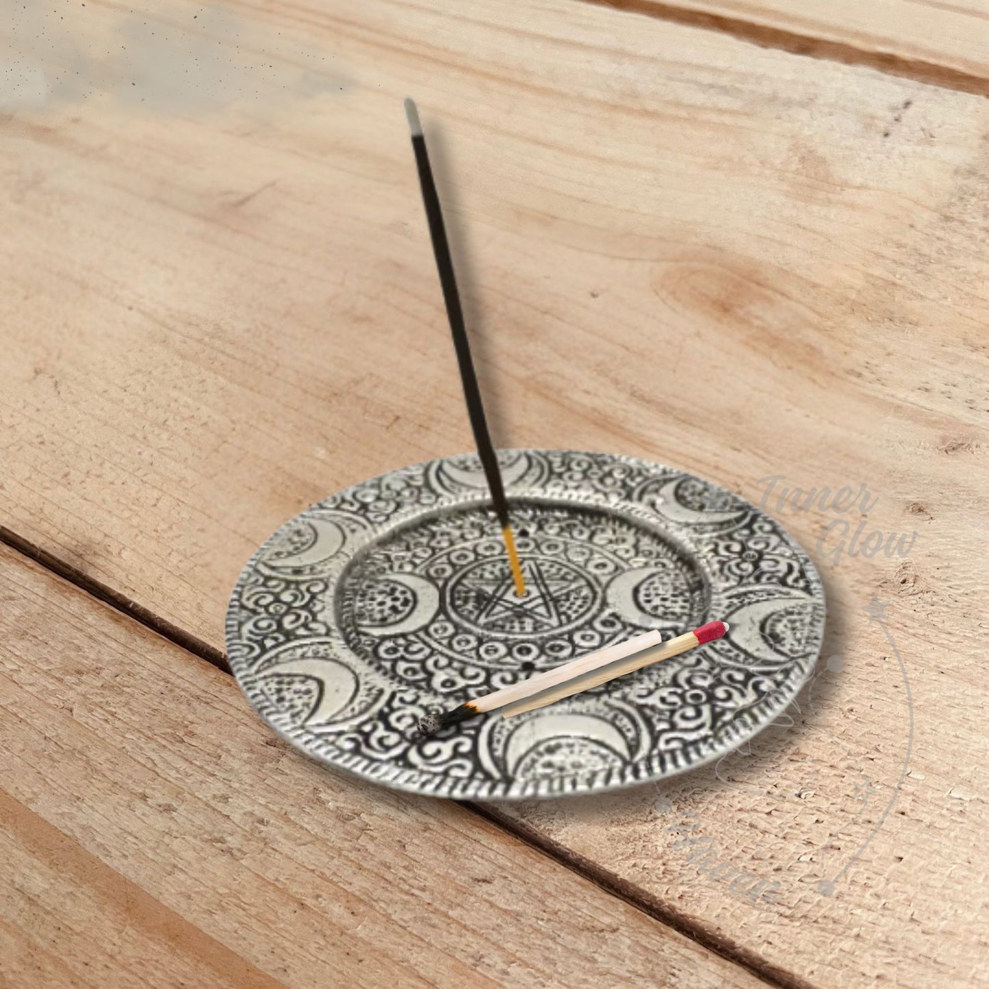 Round incense holder with star and half moon
