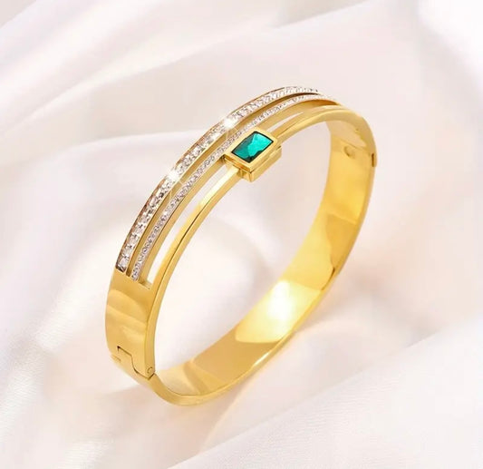 Bold & Beautiful: 18K Gold Plated Triple Band Bracelet