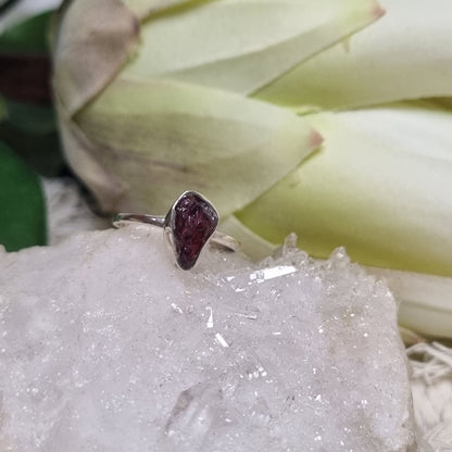 Raw Garnet Ring – Sterling Silver Crystal Ring for Passion & Grounding