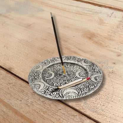 Round incense holder with star and half moon
