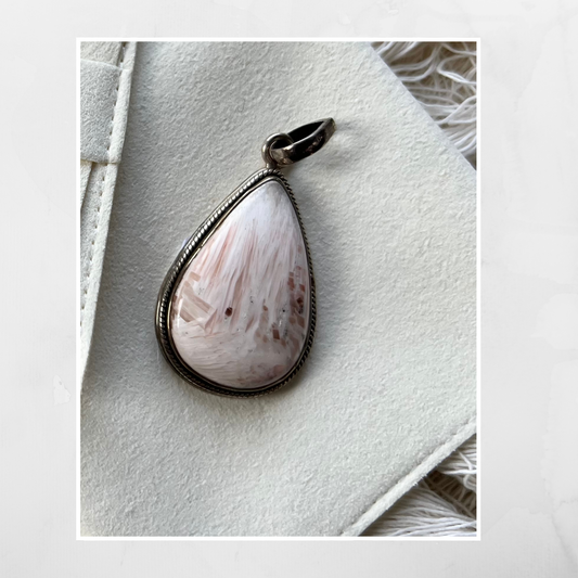 lucid dreaming jewelry, scolecite meaning, calming energy pendant, crystal for dream recall