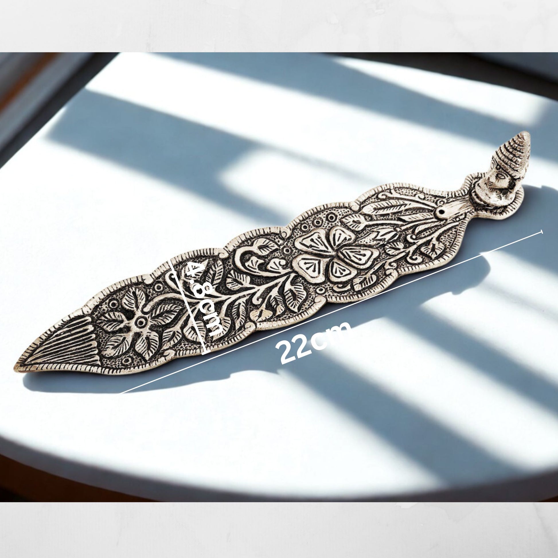 ruler shown on leave shape holder